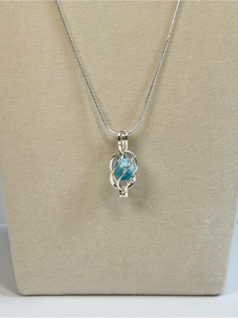 Mood cage pendant necklace - Picture 3 of 7
